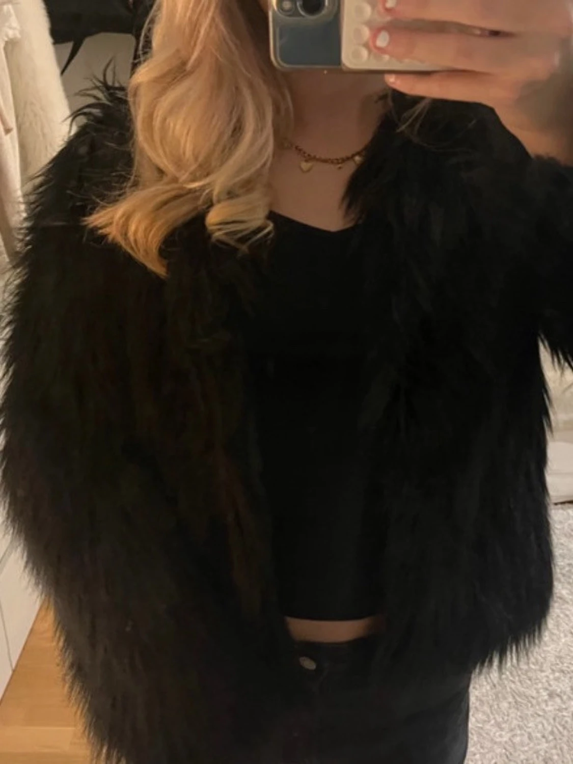 Svart pälsjacka med lång ärm - 4