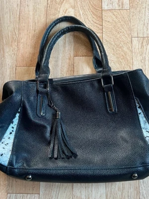 Snygg y2k väska  - Super snygg y2k väska, perfekt till de som vill ha en cool/y2k stil💞