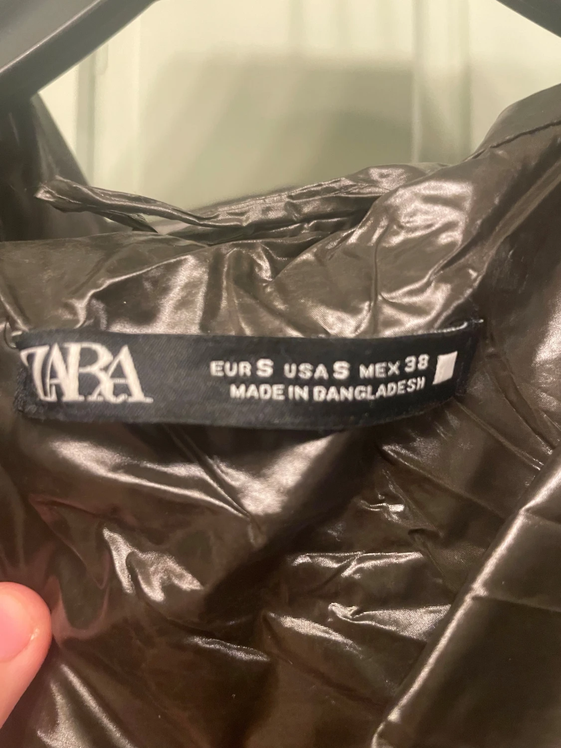 Mörkgrön pufferjacka från Zara S - 1