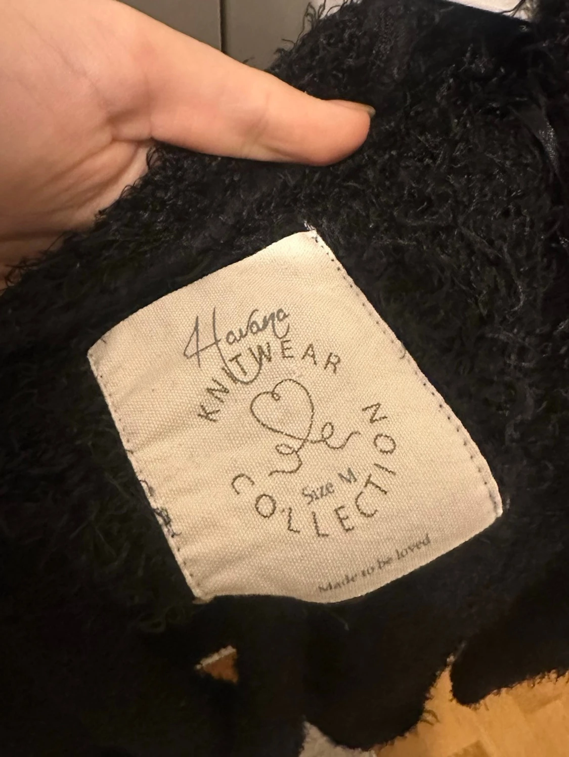 Svart fluffig kofta - 1