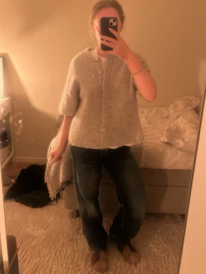 Kofta trekvärtsärmad - Superfin kofta från Ginatricot. Bra skicka, inga nopprar men lite ”hår” från materialet. Sällan använd 🫶🏼