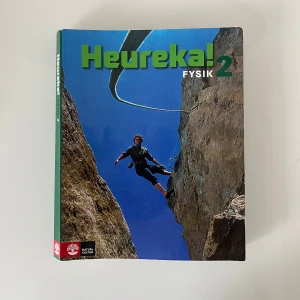 Heureka! Fysik 2 + lösningar  - Man får även en bok med både ledtrådar och lösningar till alla uppgifter (recommend recommend☺️) 