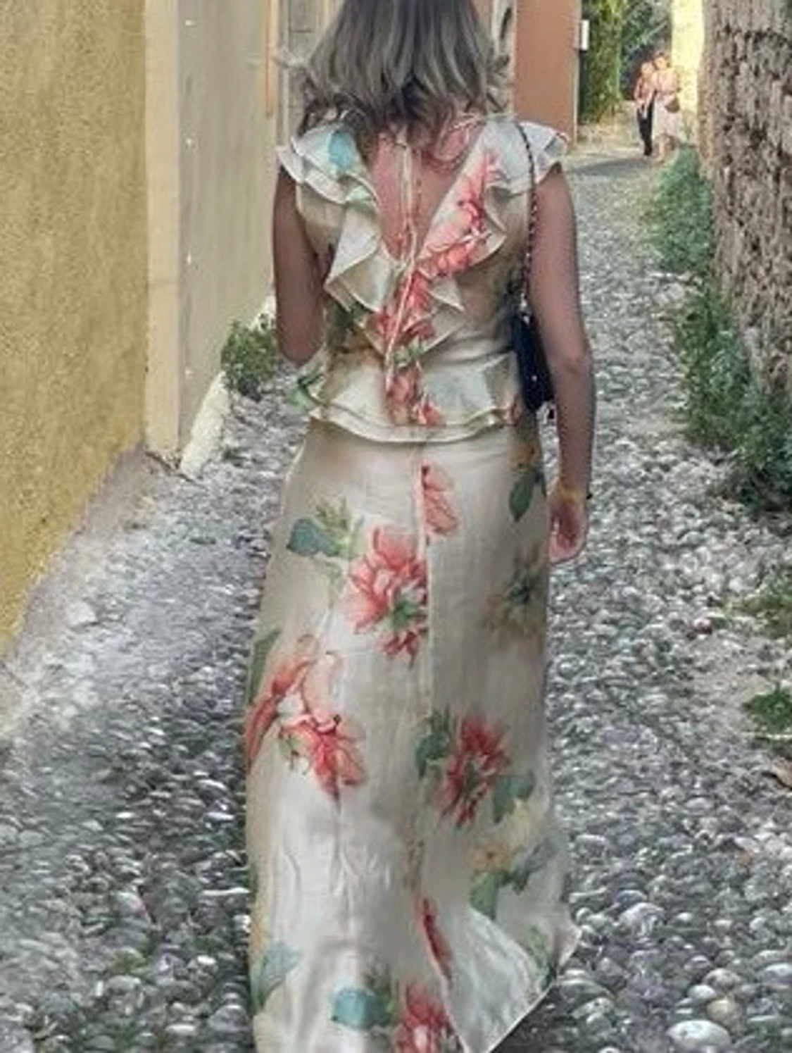 Blommig långklänning med volang - 2