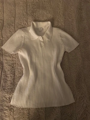 T-shirtf från Lindex  - Storlek 146-152 från lindex används inte så mycket jätte bra blus faktiskt!!!