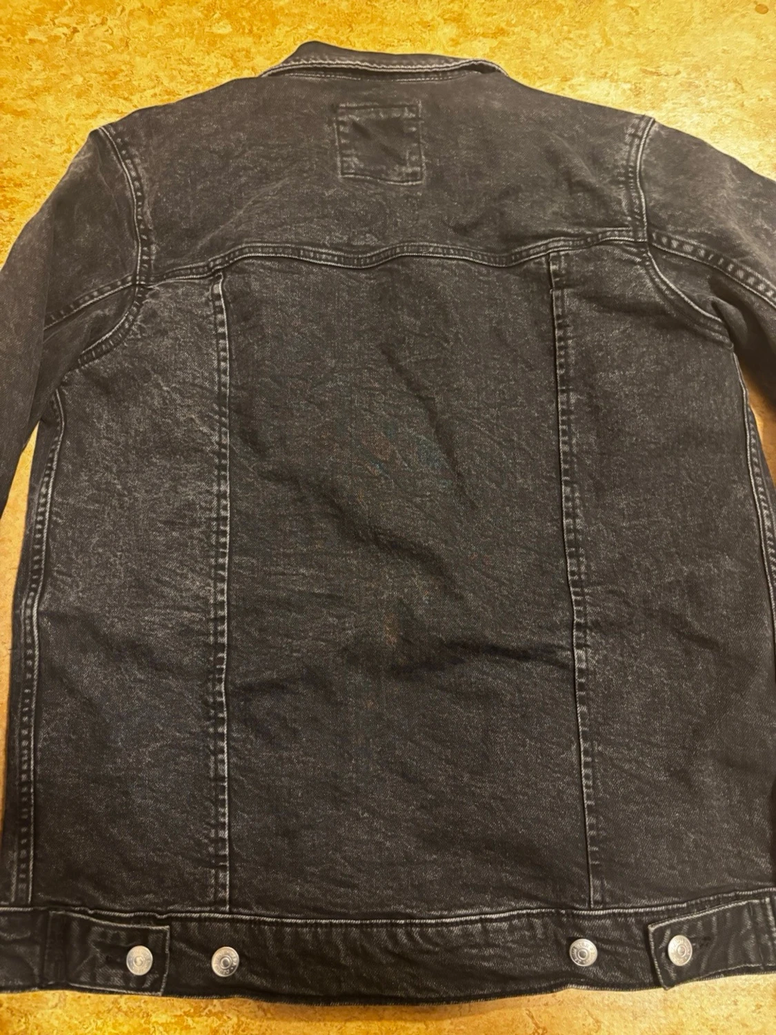 Svart jeansjacka - 2