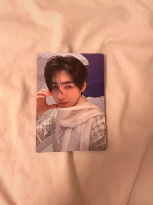 Sunghoon giga photocard - Liten fläck på baksidan annars i nyskick! 