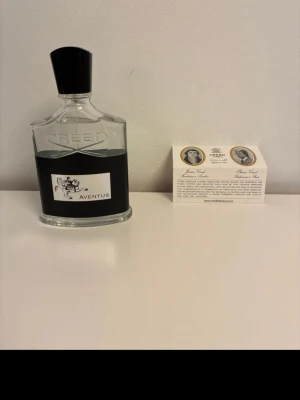 Aventus creed 100ml - Knappt använd då jag har andra parfymer att välja mellan. Skicka gärna ett bud!👍