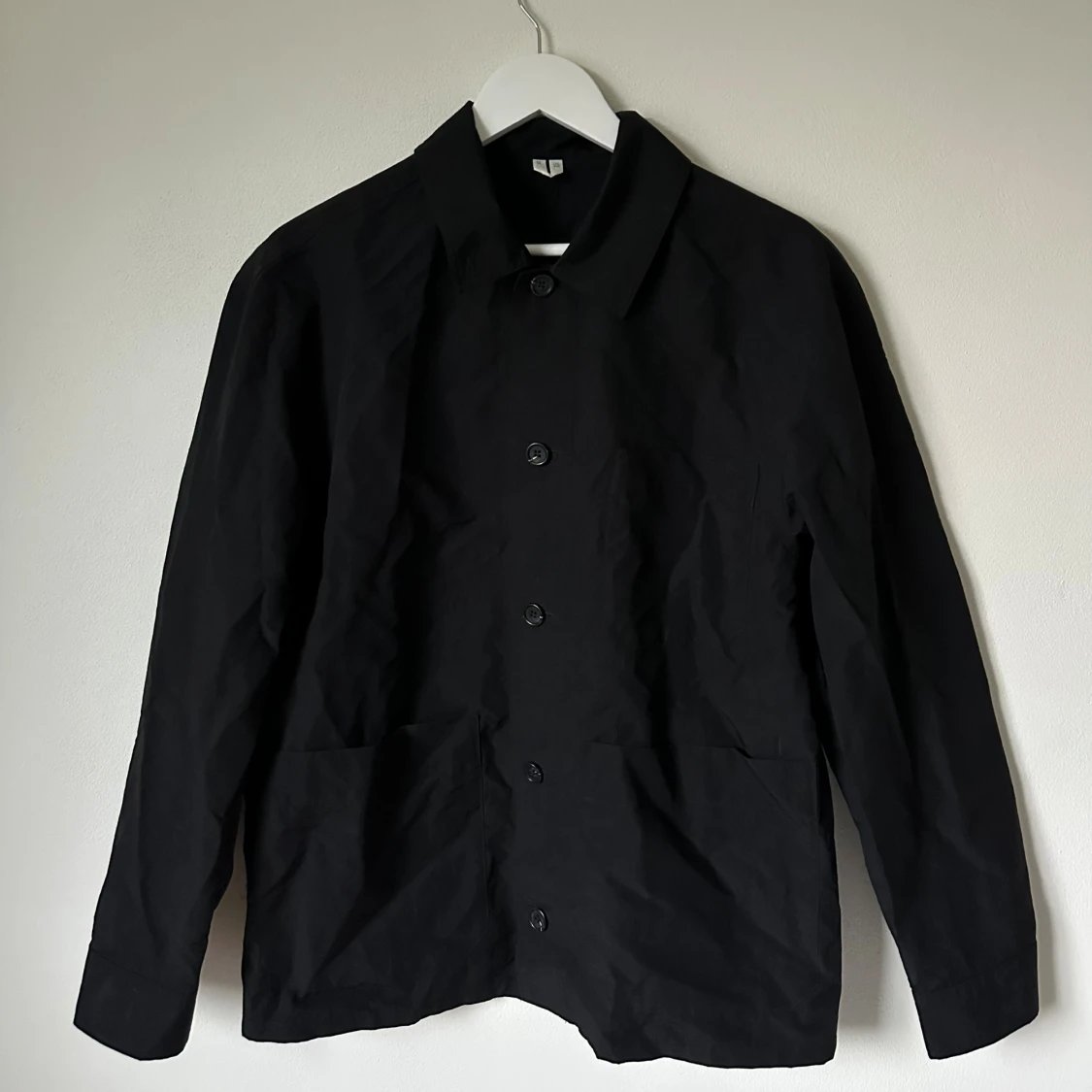 Svart overshirt från ARKET