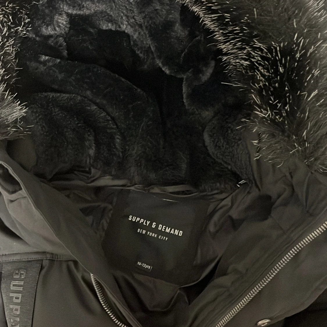 Svart lång pufferjacka Supply & Demand - 3