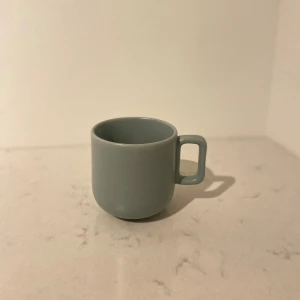 Mugg - Säljer denna mugg i gott skick. Självklart urdiskad. Finns att hämta i centrala Göteborg eller kan skickas via valfri app.