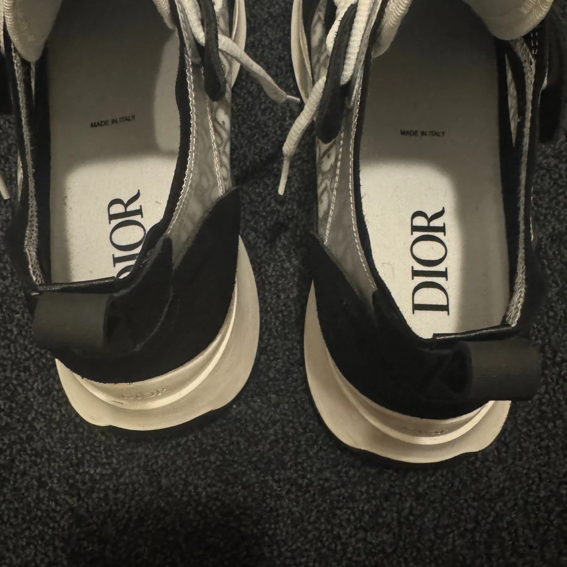 Svarta och vita sneakers - 2