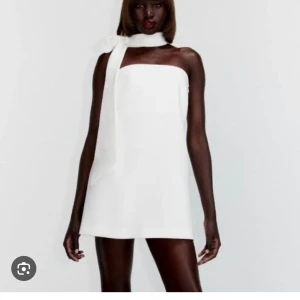 SÖKER DENNA KLÄNNING FRÅN ZARA  - SÖKER DENNA KLÄNNING FRÅN ZARA, vill gärna ha på studenten hhahaha💞💞💞storlek S eller M