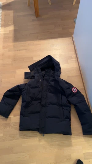Canada Goose Wyndham - !!OFFER!! Navy blue wyndham jacket in size  L. Great condition.