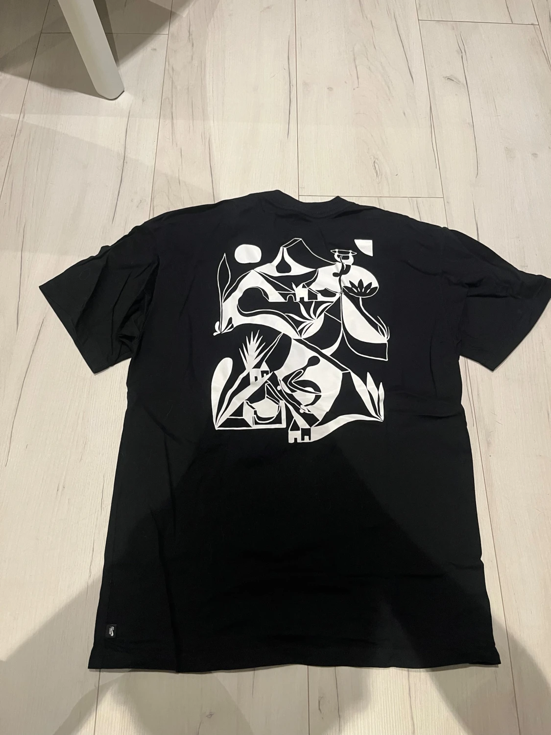 Svart Nike SB t-shirt med grafiskt tryck - 2