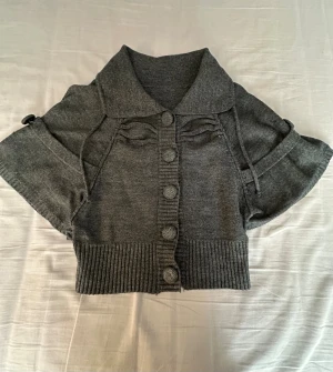 Kofta - 3/4 dolman sleeve short cardigan   Kolla gärna på mina andra mina andra annonser 