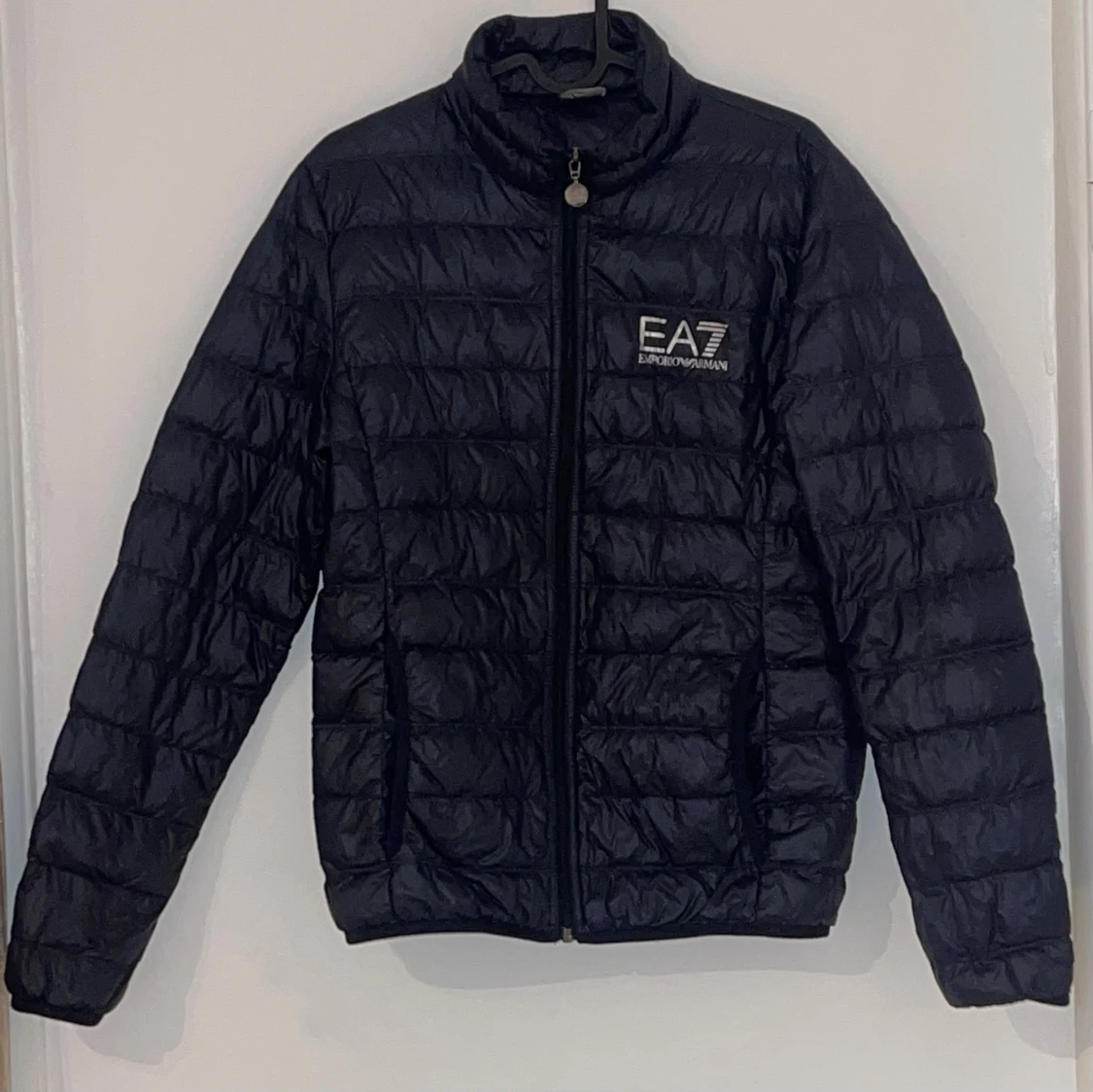 Mörkblå EA7 Emporio Armani pufferjacka