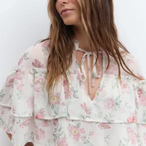 Blus ginatricot - Helt ny och använd 1 gång, den passade inte min stil!❤️🫶🏻