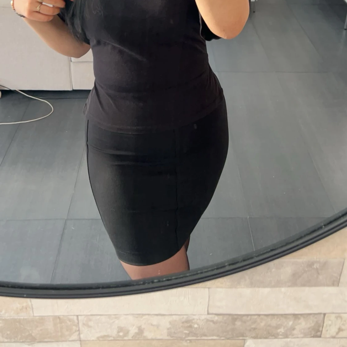 Svart tight kortkjol i bomull - 1