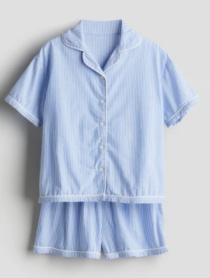 H&M pyjamas - Pyjamas sett från H&M i mycket fint skick. Båda över del och under del följer med. Storleken är 170 men den passar en XS/S skulle jag säga