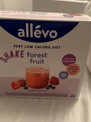 Shake - 15 st påsar  - En förpackning med shakes, 15 st. Helt oöppnad förslutningen är kvar. Smak - forest fruit 