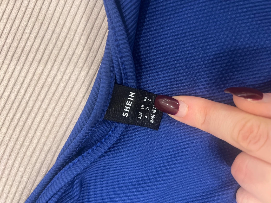 Blå oneshoulder topp från SHEIN - 1