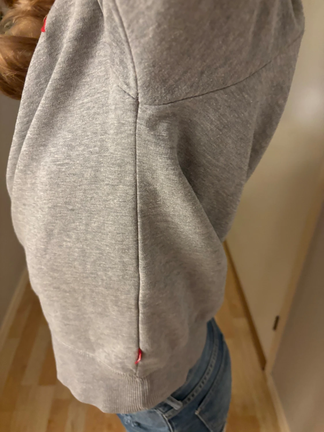 Grå sweatshirt från Levi's - 1