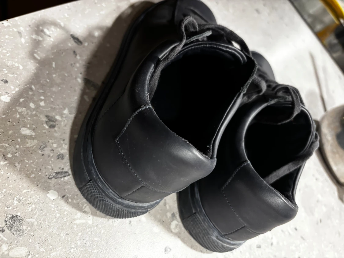 Mörkblå sneakers i skinn - Oliver Cabell  - 2