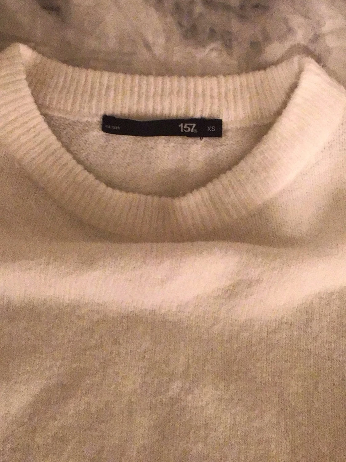 Vit stickad tröja  - 2