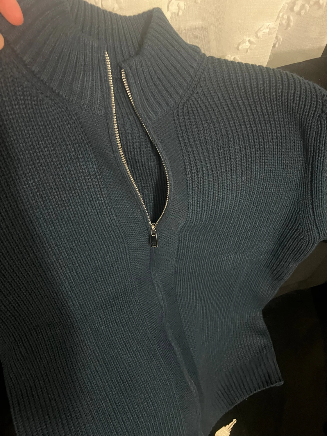 Blå stickad kofta med dragkedja - 2