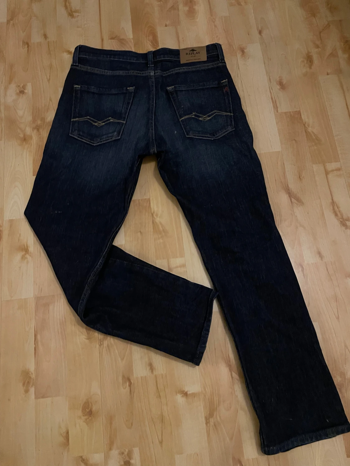 Mörkblå jeans från Replay - 2