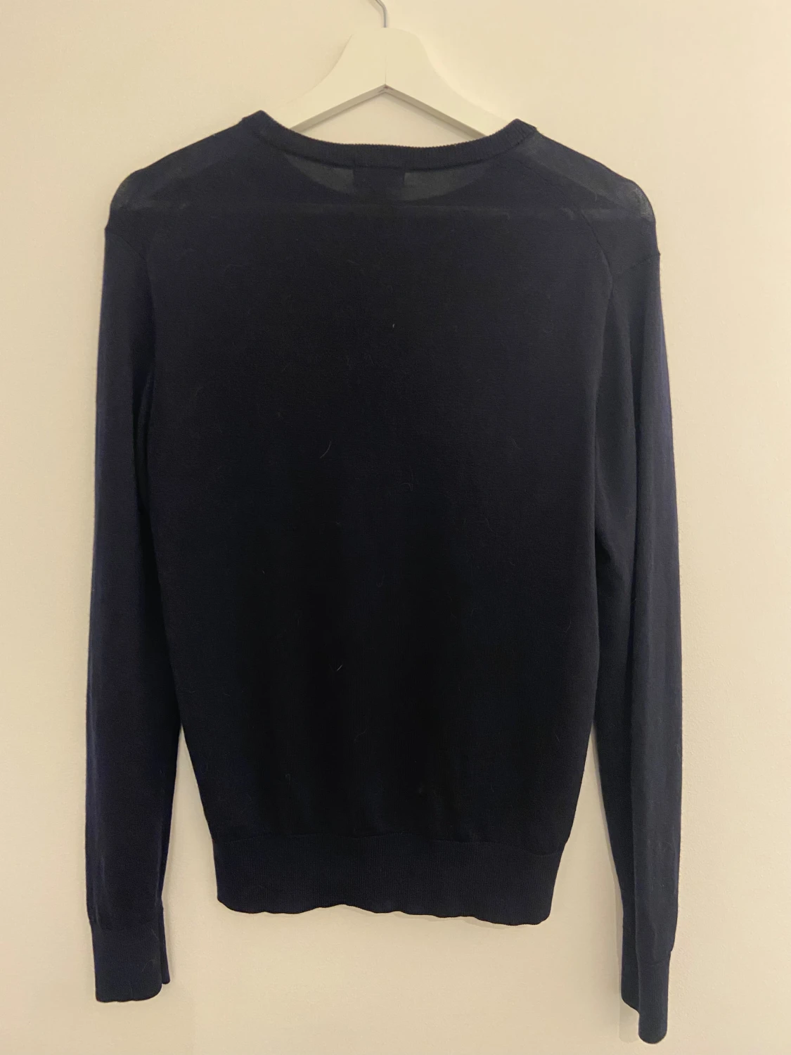 Mörkblå stickad tröja från Uniqlo - 1