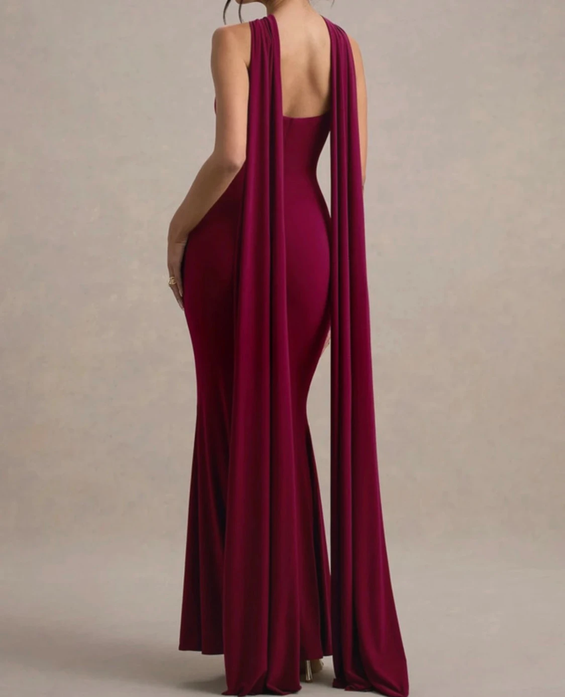 Vinröd långklänning med cape - 1
