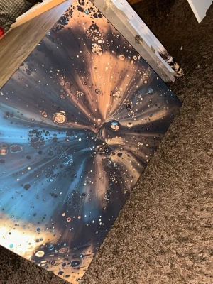 Tavla. 50x70 - En väldigt fin tavla med mått 50x70