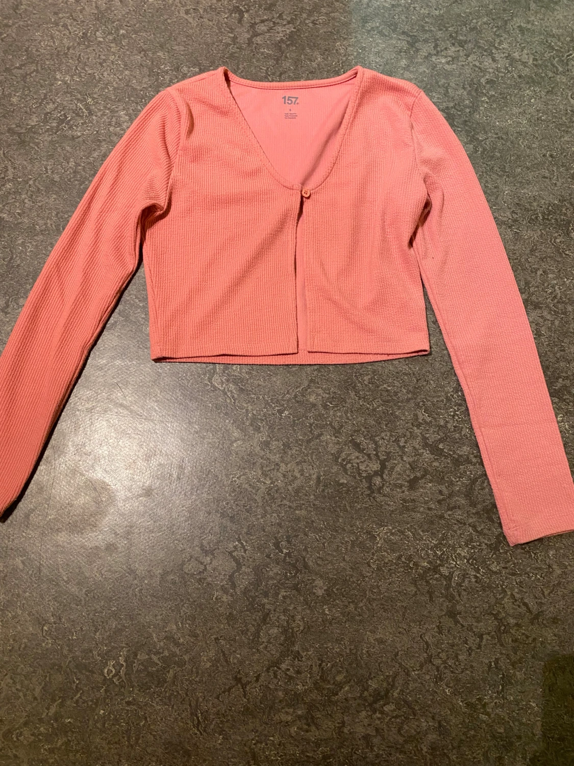 Croppad rosa kofta från 157 - 1