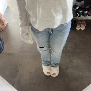 Low waist jeans - Lågmidjade jeans från zara, säljs inte längre. I fint skick🥰