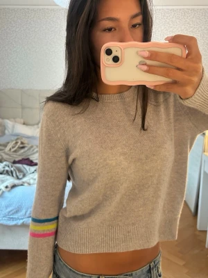 From future carsmere tröja - Jättefin stickad carsmere tröja som inte kommer till användning längre💕