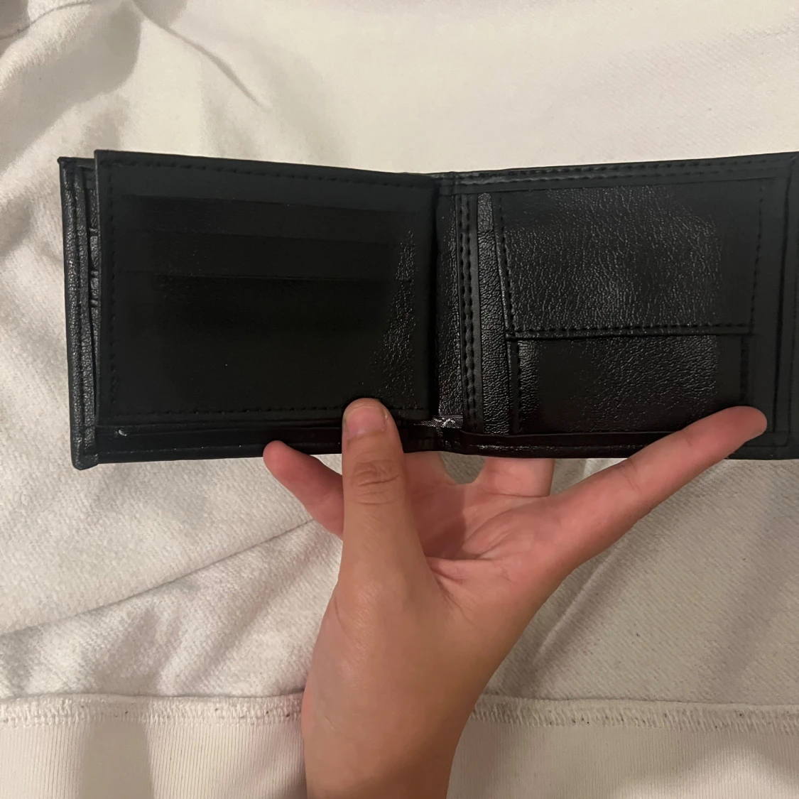 Svart plånbok från Lacoste i skinn - 3