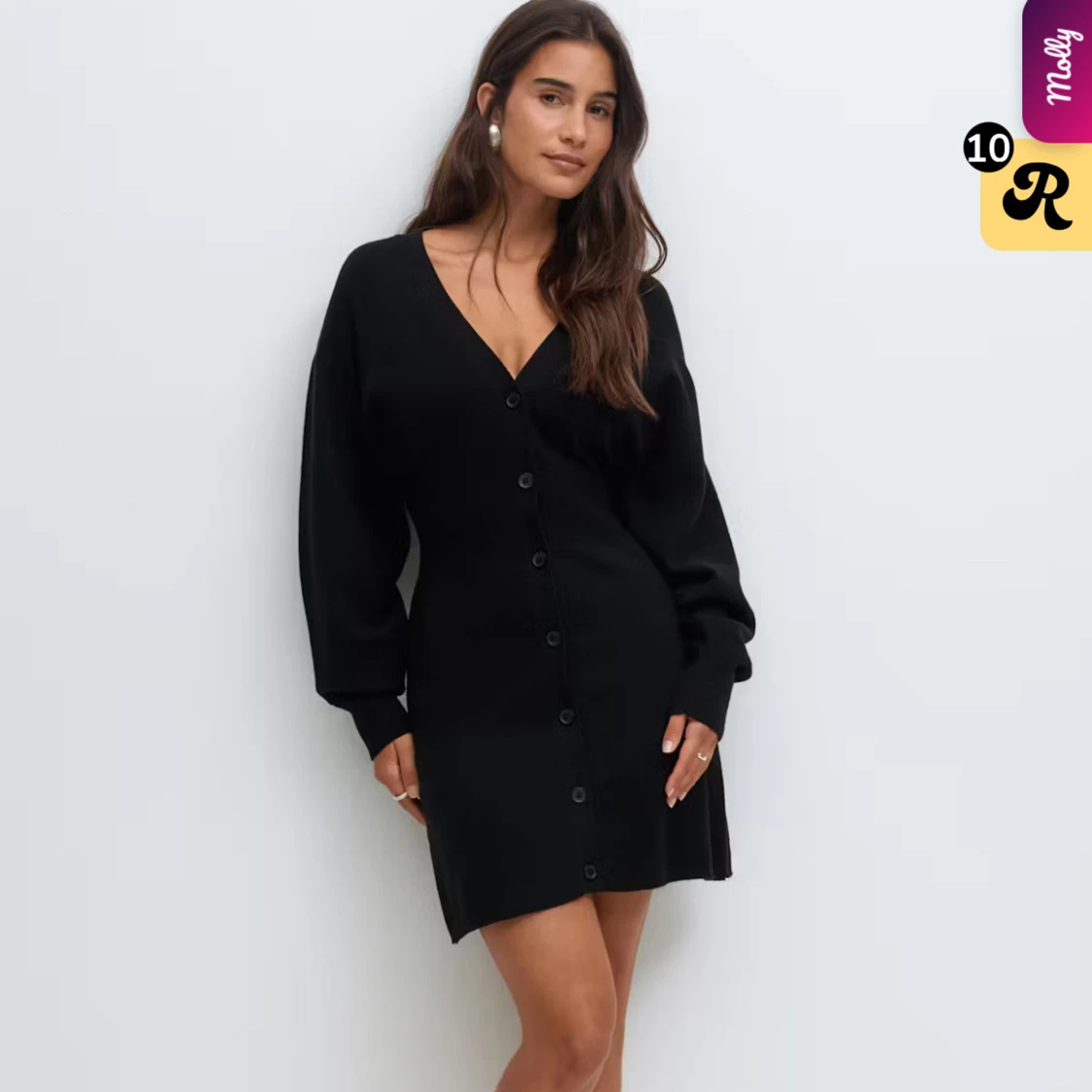 Svart stickad kortklänning med knappar