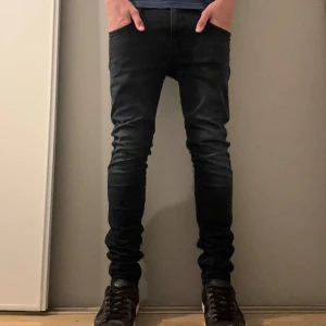 Replay Jeans - Säljer ett par tvärfeta Replay Anbass Jeans i storleken W30 L32| Modellen är 177 cm| Skick: 9/10| Pris kan diskuteras!!