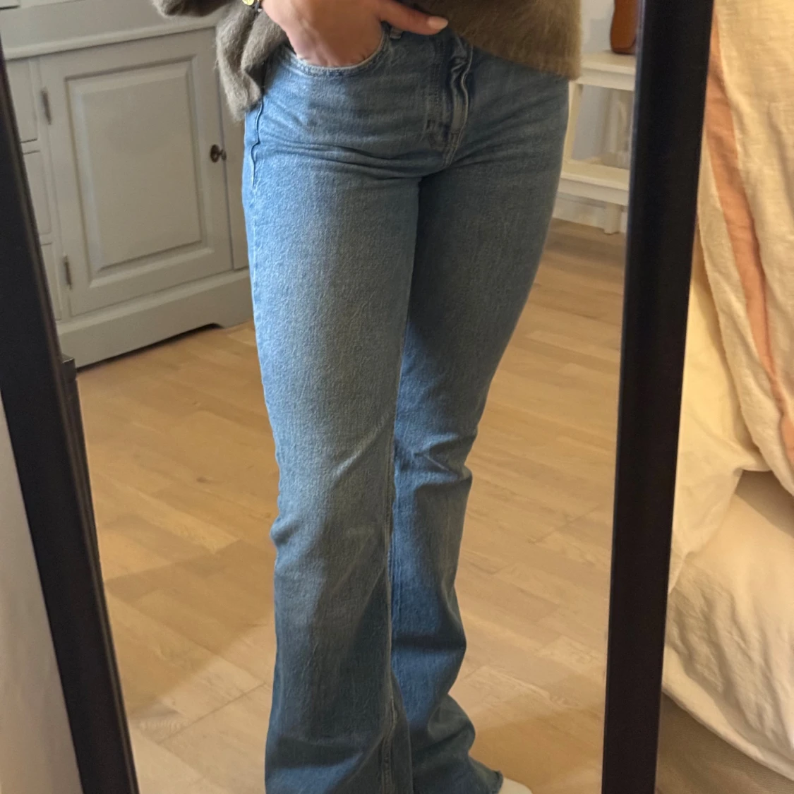 Blå bootcut jeans med hög midja - 2