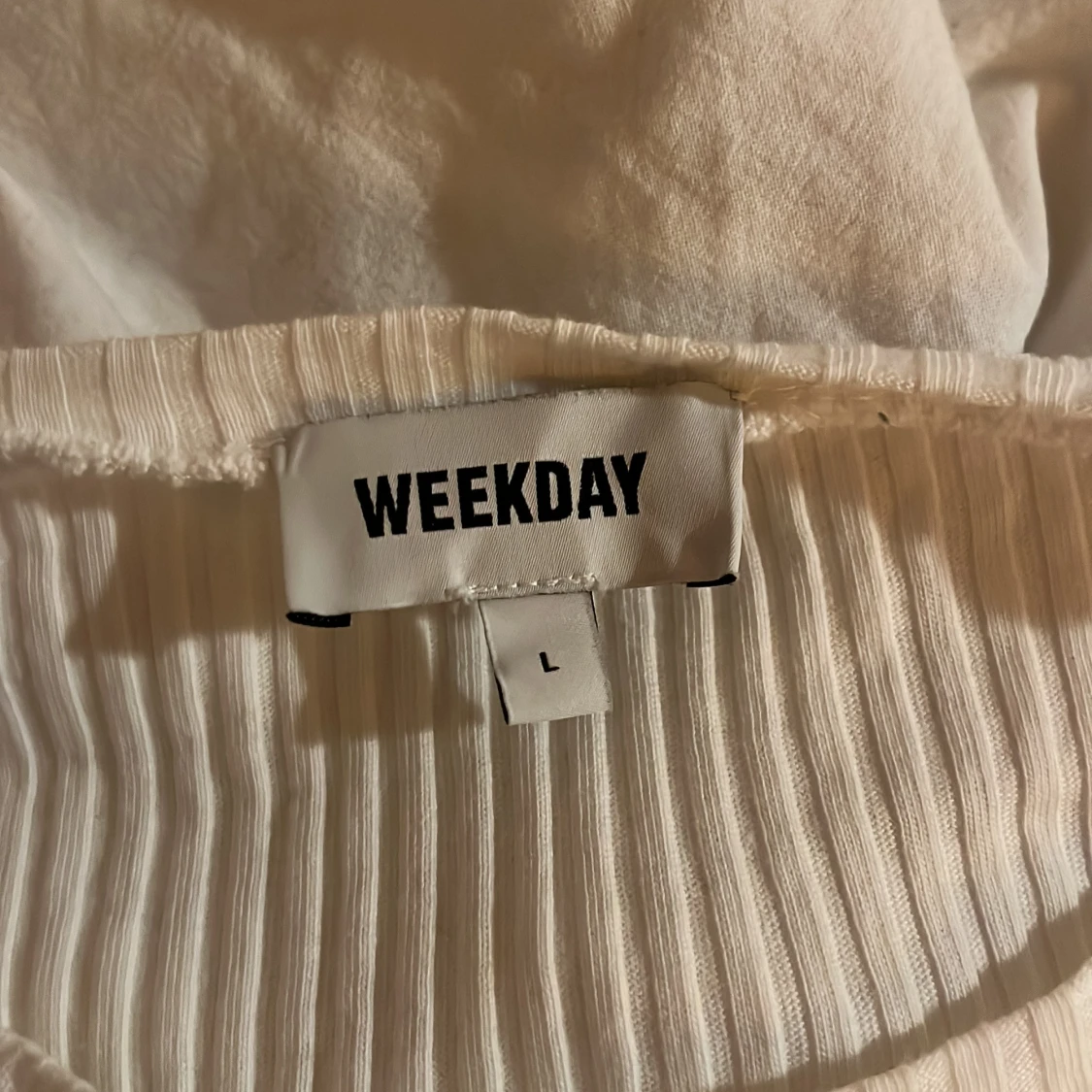 Vit ribbad topp från Weekday - 1