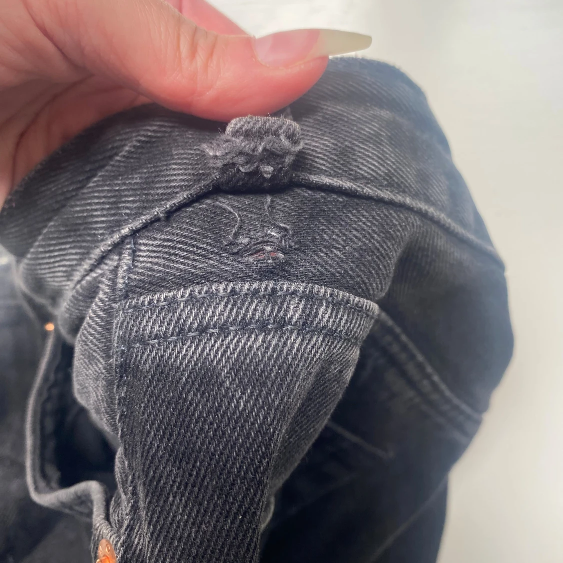 Svarta raka jeans från Monki, stl 26 - 4