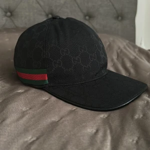 Svart gg keps - Svart canvas gg keps, aldrig använd. Hör av er om ni har några frågor🫡