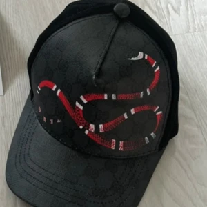 Gucci keps  - Röd svart orm gucci keps