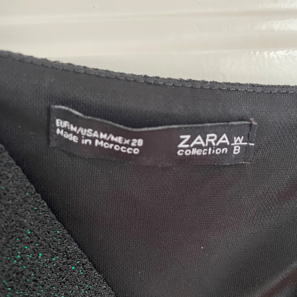 Svart glittrig linnetopp från Zara - 2