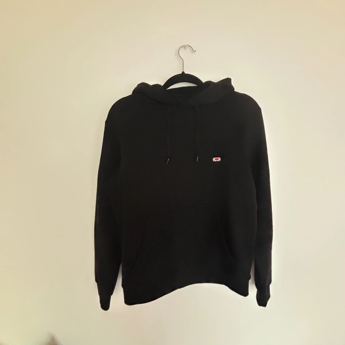 Hov1 hoodie från Stockholm Gärdet 2025