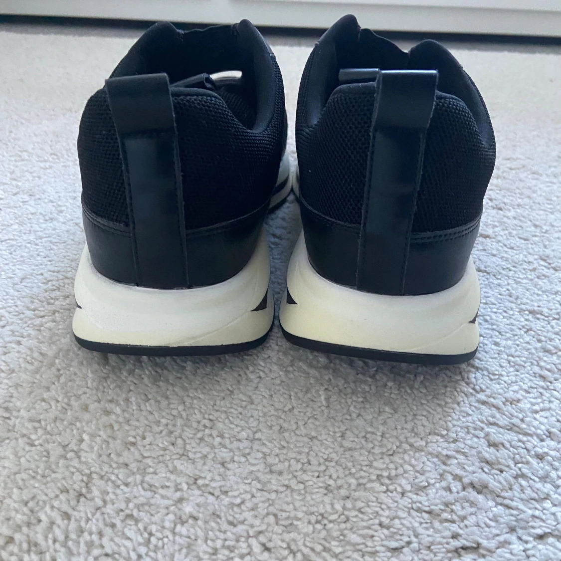 Louis Vuitton svarta sneakers - 2