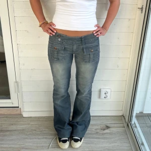 Diesel jeans - Lågmidjade dieseljeans i Manchester. Storlek: XS, Midjemått: 38x2 cm innerbenslängd: 80 cm