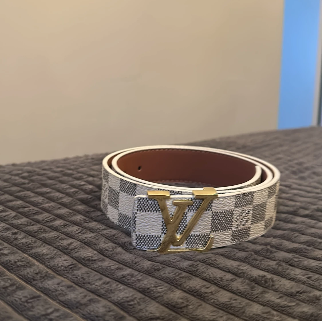 Vit-guld bälte  - 1