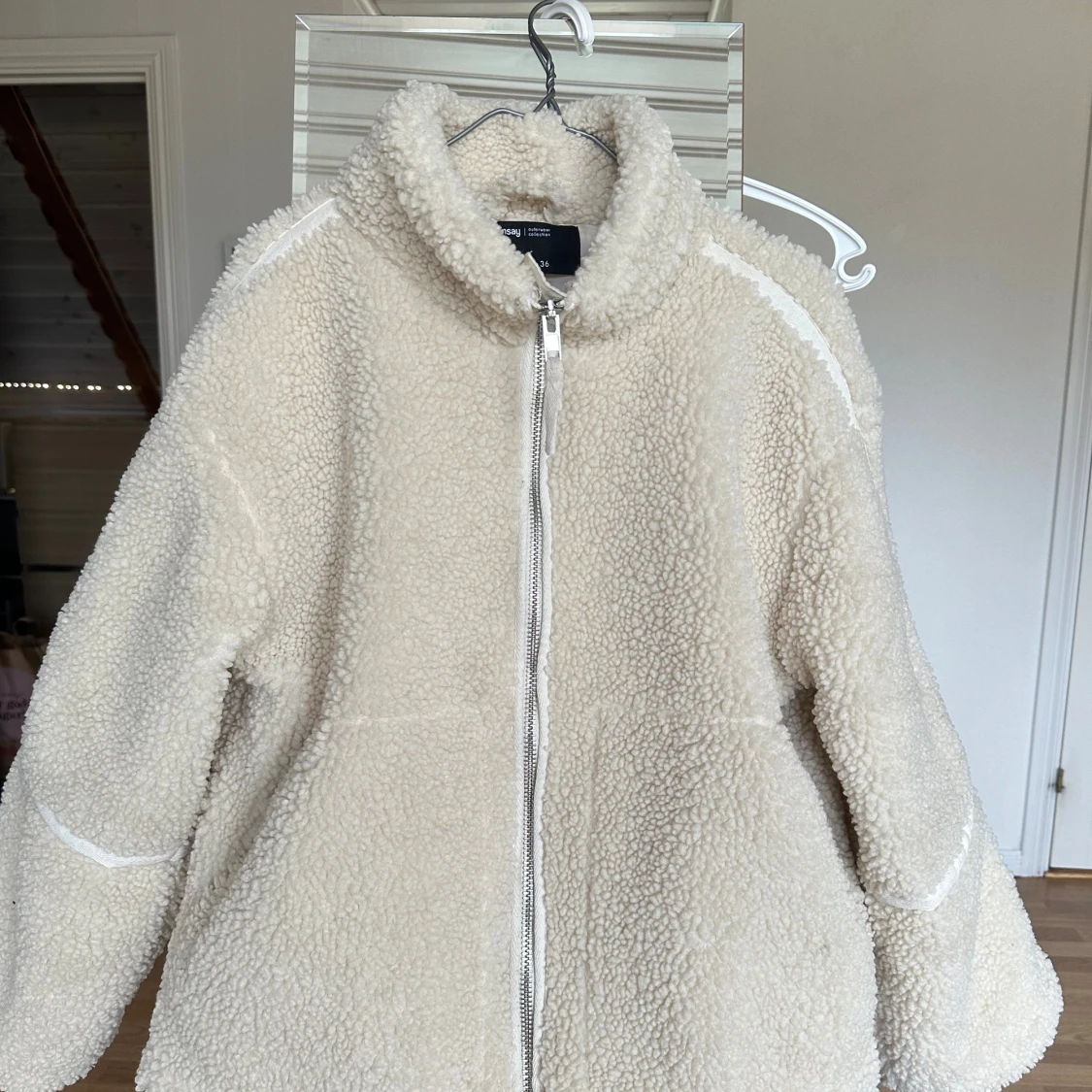 Vit teddyjacka med dragkedja - 4